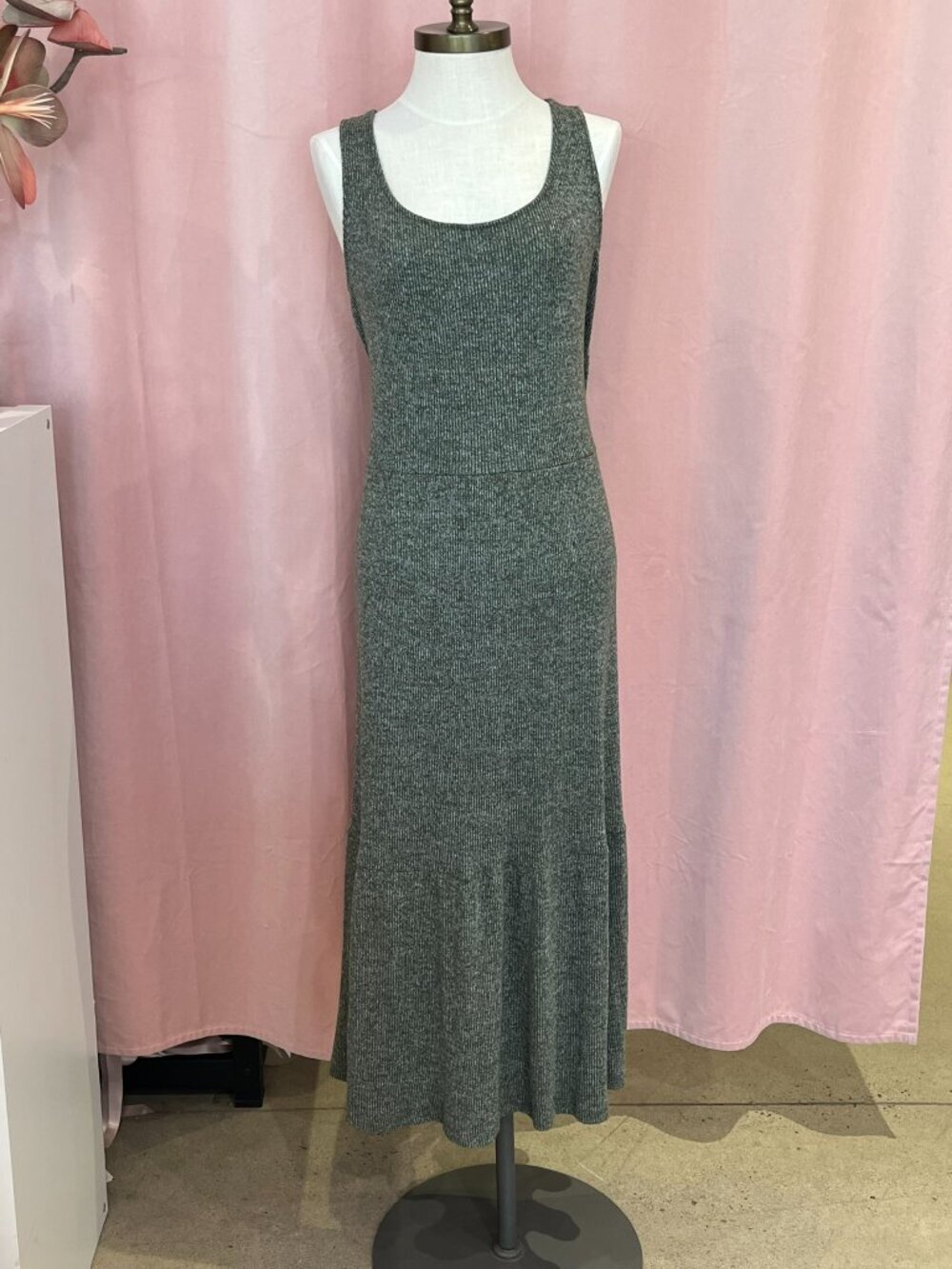 Daily Ritual Ribbed Maxi Dress Heathered Green Sleeveless Scoop Neck Flared Hem